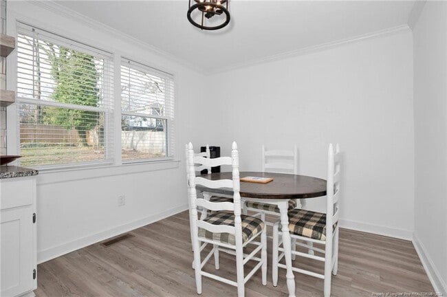 Building Photo - 506 Cross St