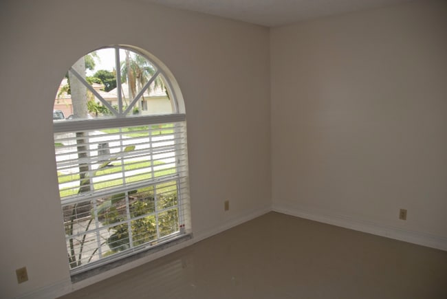 Building Photo - 5137 Rosen Blvd