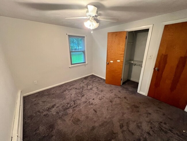 Building Photo - Single Family Home for Rent in Longmeadow!