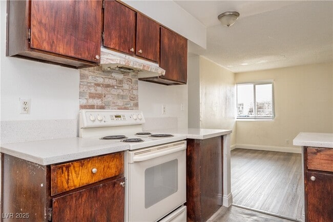 Building Photo - 25 Gold Bar Ct