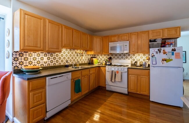 Building Photo - 4813 Walton Ave