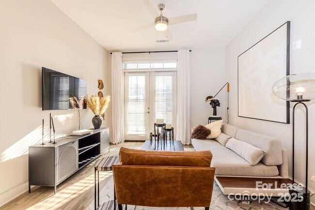 Building Photo - 3110 Doe River Wy