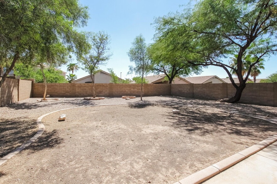 Building Photo - 18139 N Skyhawk Dr