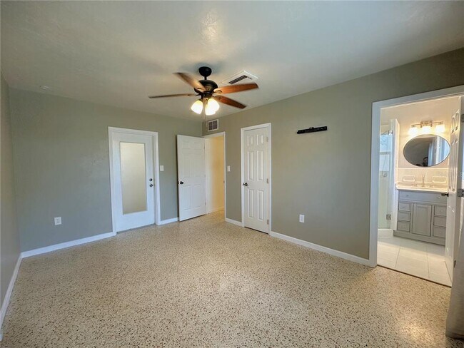 Building Photo - 2275 Hawthorne St