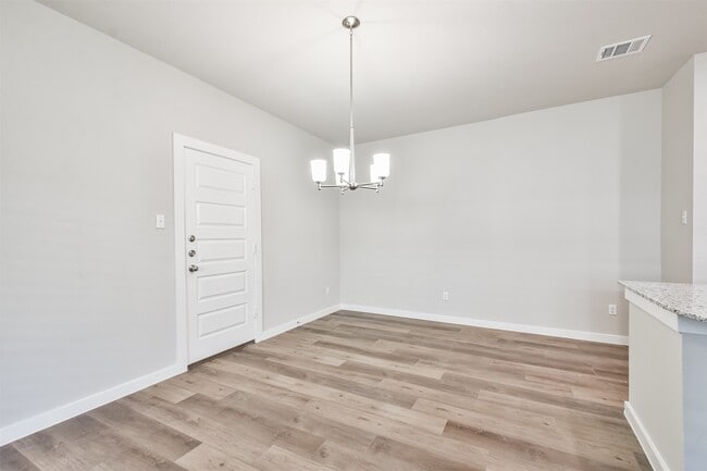 Building Photo - 9800 Grosbeak Ln