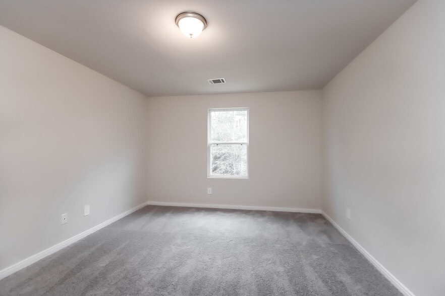 Building Photo - 15580 Briar Forest Dr