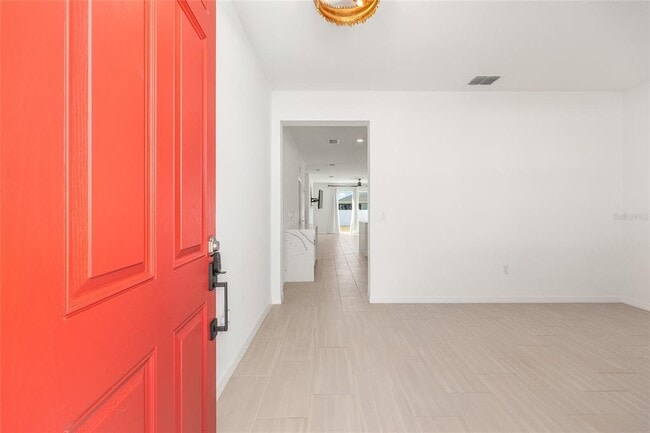 Building Photo - 6366 SW 77th Ave