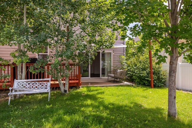 Building Photo - 4 Bed 3 Bath Located in Maple Hill Availab...