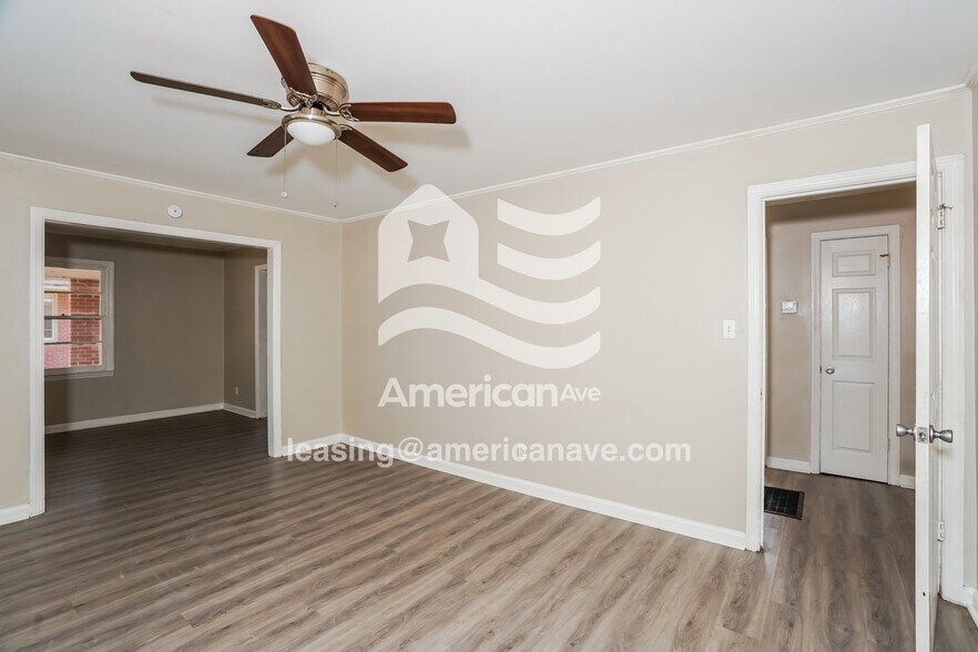 Building Photo - 3042 Bethune Ave