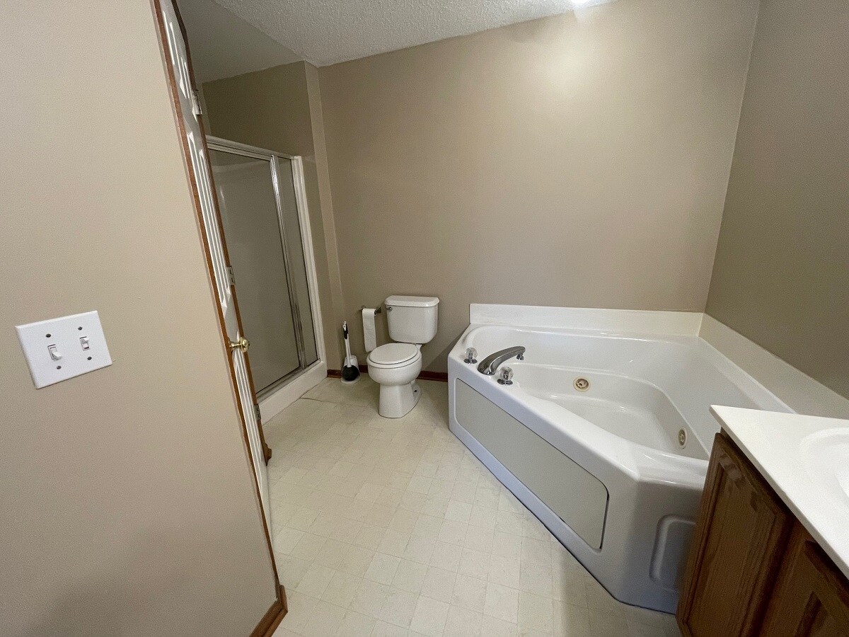 Building Photo - 17389 Glacier Way