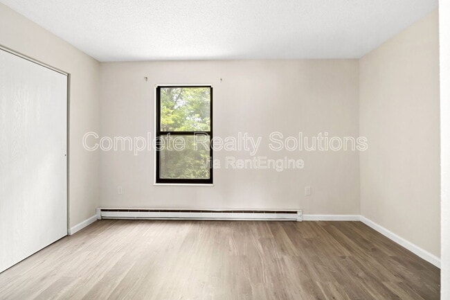 Building Photo - 790 Country Aire Ct