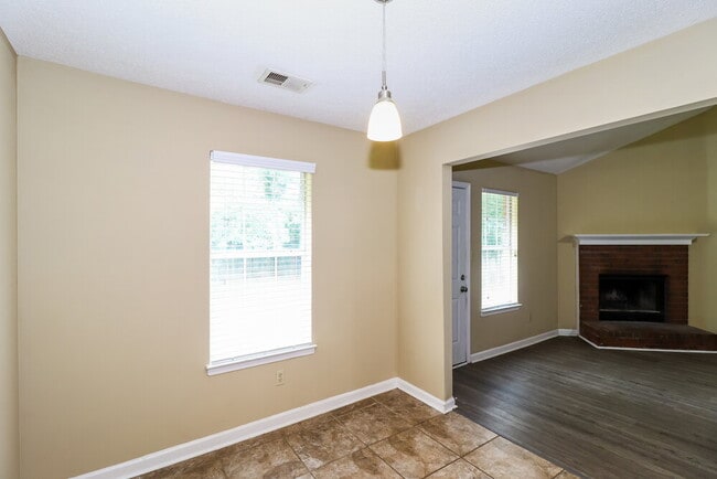 Building Photo - 9167 Valkrie Ln