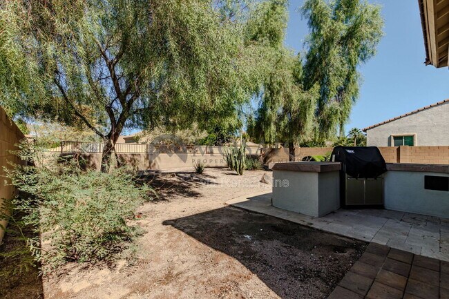 Building Photo - 800 E Tonto Pl