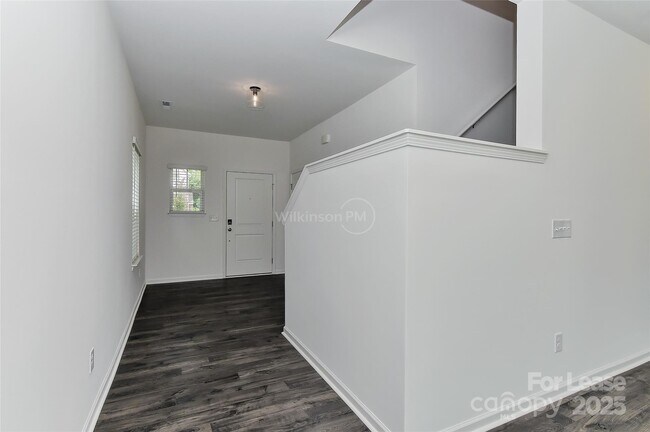 Building Photo - 561 Scotch Meadows Loop