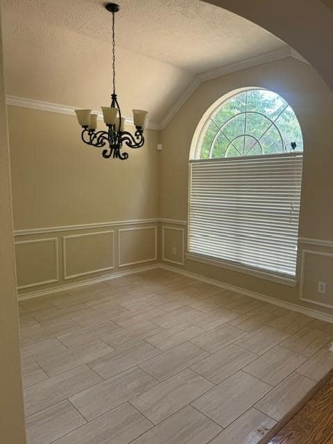 Building Photo - 16319 Zinnia Dr