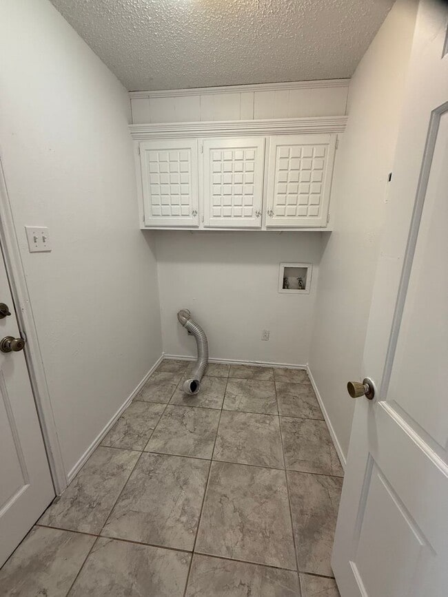 Building Photo - 2122 75th St