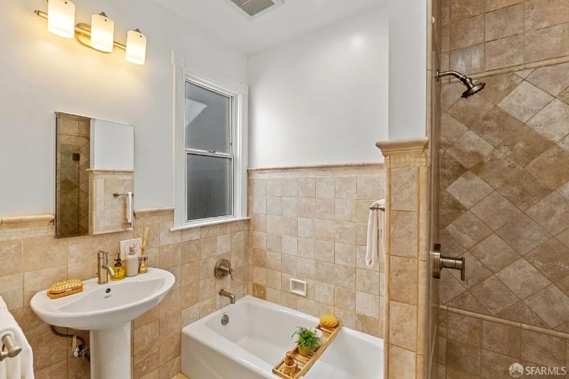 Building Photo - 351 28th Ave