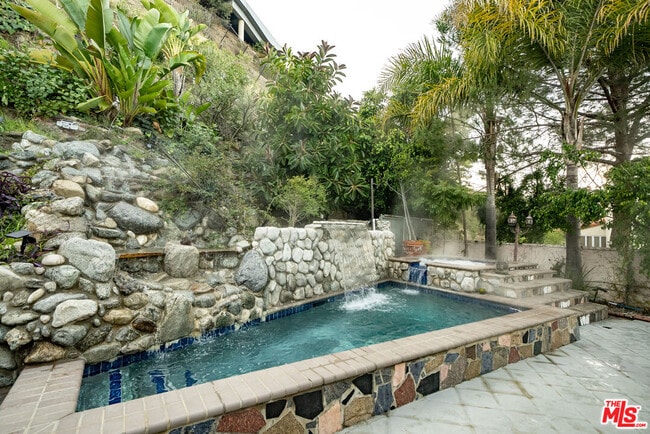 Building Photo - 2461 Jupiter Dr