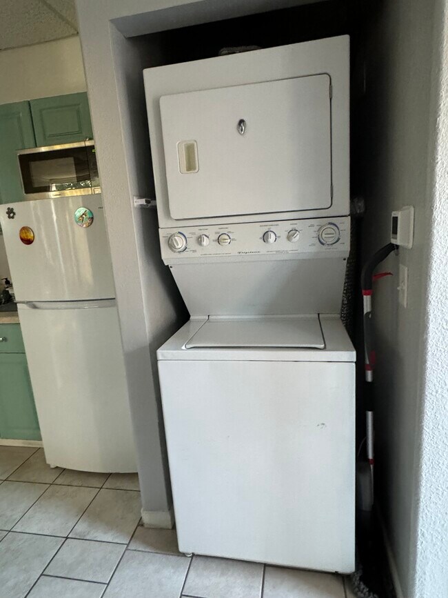 Building Photo - 3967 Sebastopol Rd