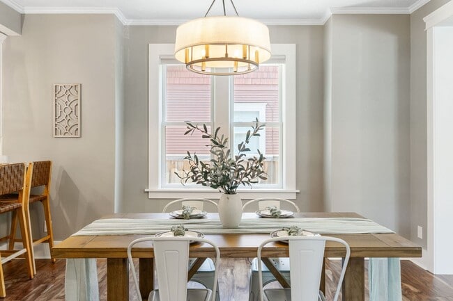 Building Photo - Charming Home in Spokane’s Heart – Unfurnished