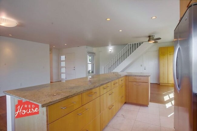 Building Photo - 1878 Pariva Dr