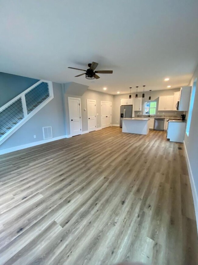 Building Photo - Rental- Swannanoa