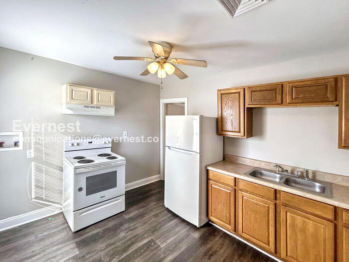 Building Photo - 2919 Creighton Rd