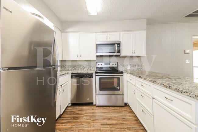 Building Photo - 2813 Silver Meadow Ln