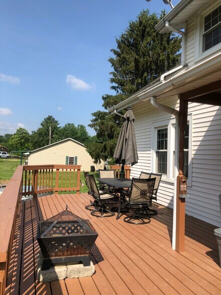 Deck - 645 Ellett Rd NE
