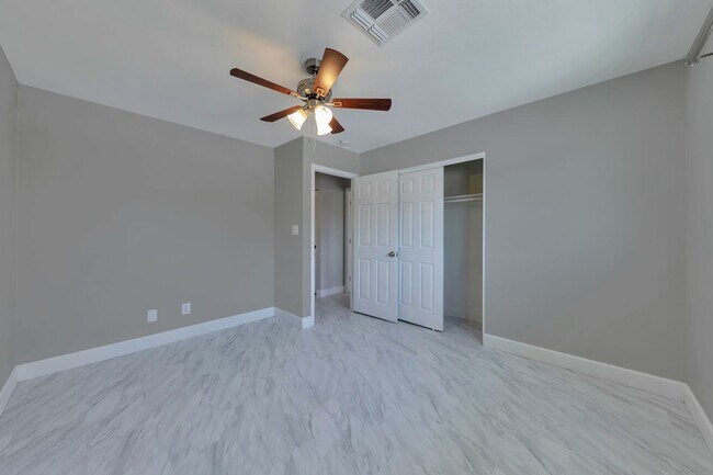 Building Photo - Exceptional 6-Bedroom Home with Pool Near ASU Campus