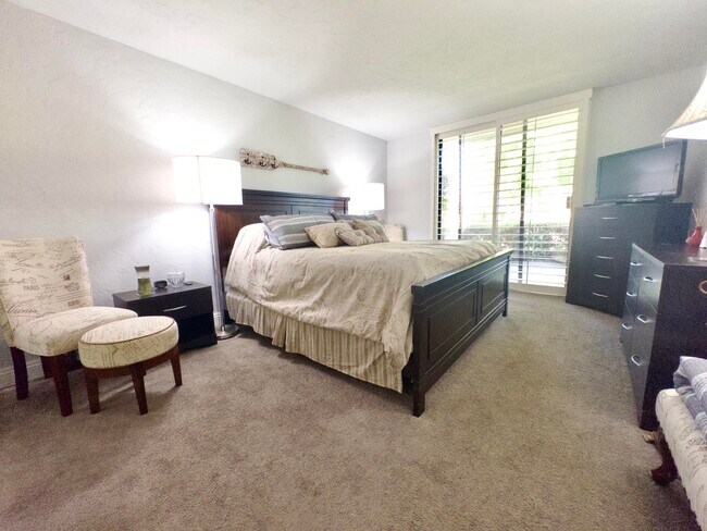 Building Photo - 23 Don Quixote Dr