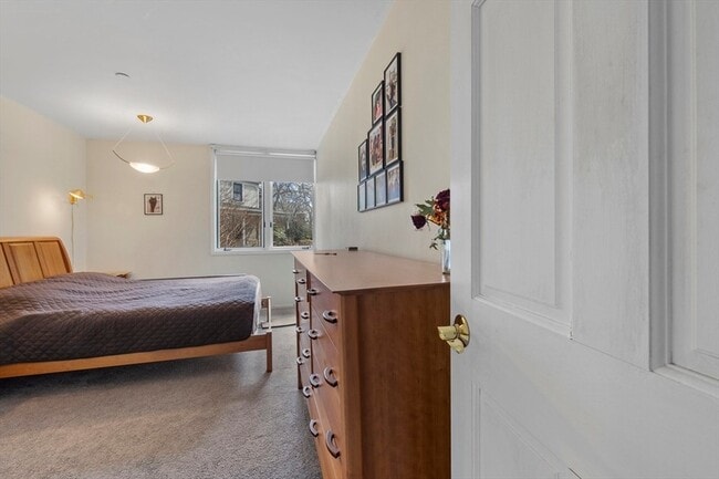 Building Photo - 241 Perkins St