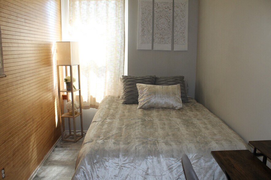 Building Photo - 131 Main St