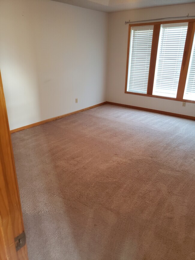 Back Upstairs Master from hall - 4523 State Line Rd