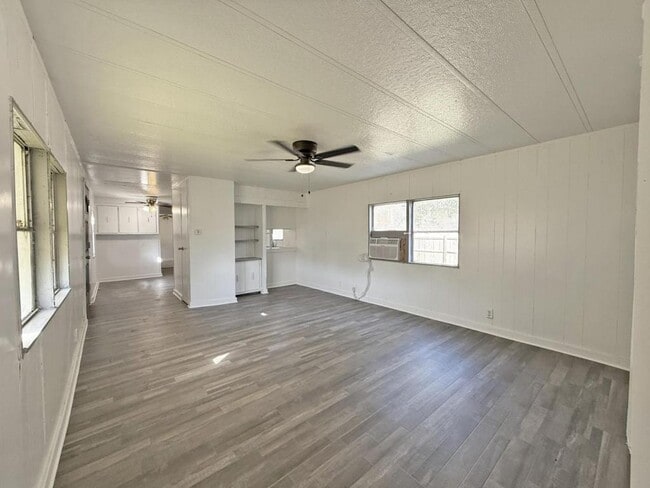 Building Photo - 6227 Forest Acre Cir N