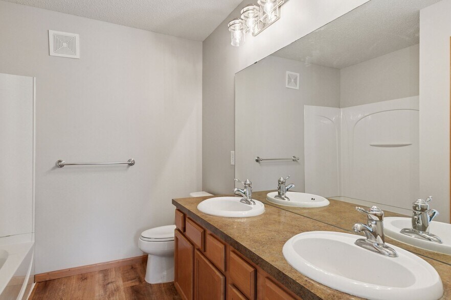 Building Photo - 15146 Fanning Dr N