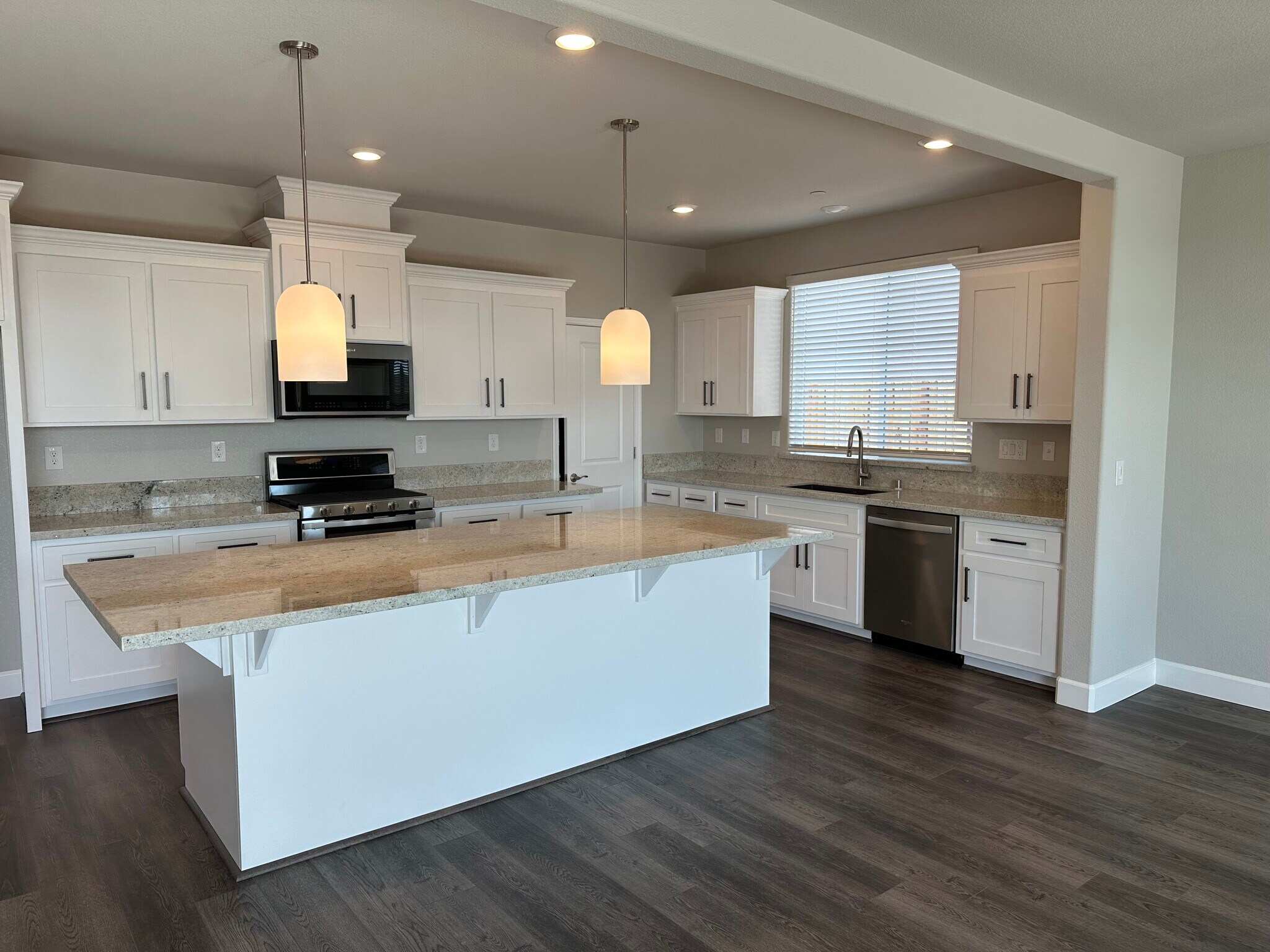 Building Photo - 3040 Vaughn Way