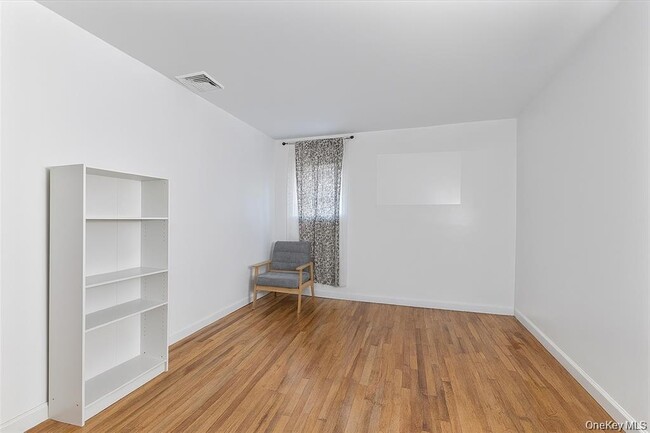 Building Photo - 22 Hudson Pl