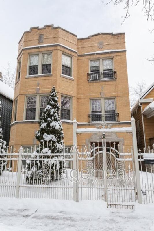 Building Photo - 4249 N Lawndale Ave