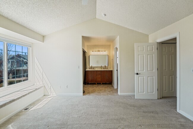 Building Photo - 9045 Aldersgate Ct