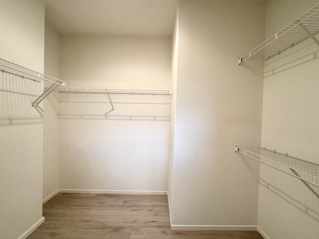 Building Photo - 78686 Hampshire Ave