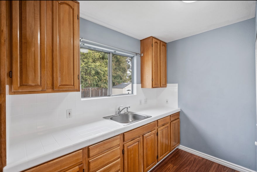 Building Photo - 3439 Payne Ave