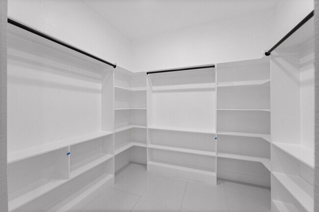 Building Photo - 327 Paradise Ln