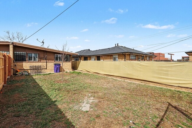 Building Photo - Newly Renovated 2Bed/1Bath Duplex in Park Hill