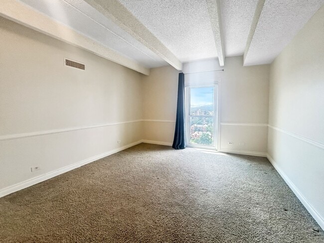 Building Photo - $0 DEPOSIT OPTION. SPACIOUS 12TH-FLOOR 1-B...
