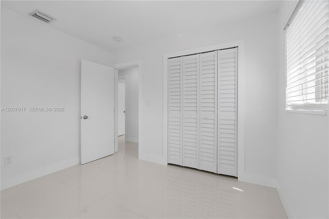 Building Photo - 10501 SW 53rd St