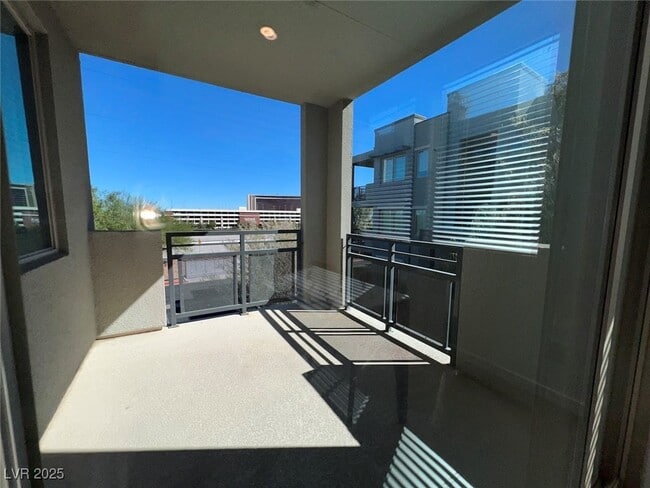 Building Photo - 11237 Rainbow Peak Ave