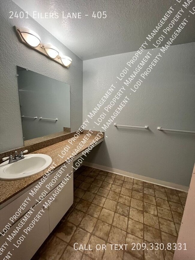 Building Photo - 2401 Eilers Ln