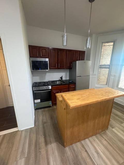 Building Photo - 740 Kelly St