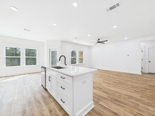 Building Photo - 333 Shoal River Dr